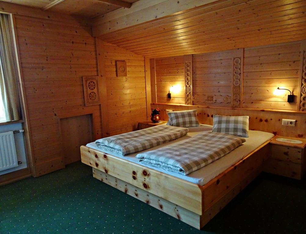 ホテル Haus Christina トリンス エクステリア 写真